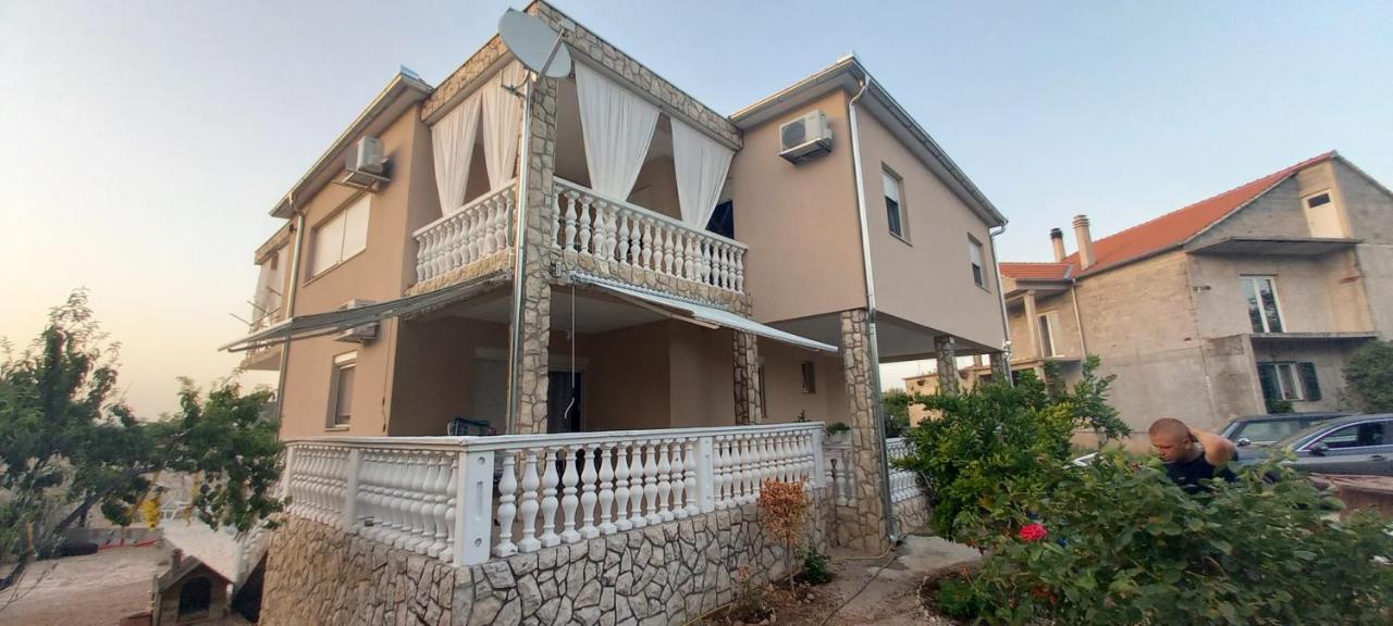 Apartments Adriana Билице Екстериор снимка