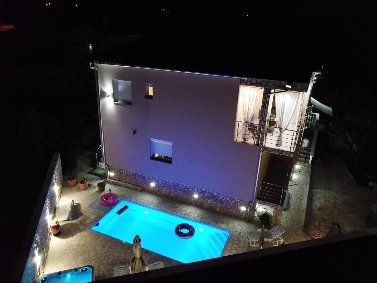 Apartments Adriana Билице Екстериор снимка